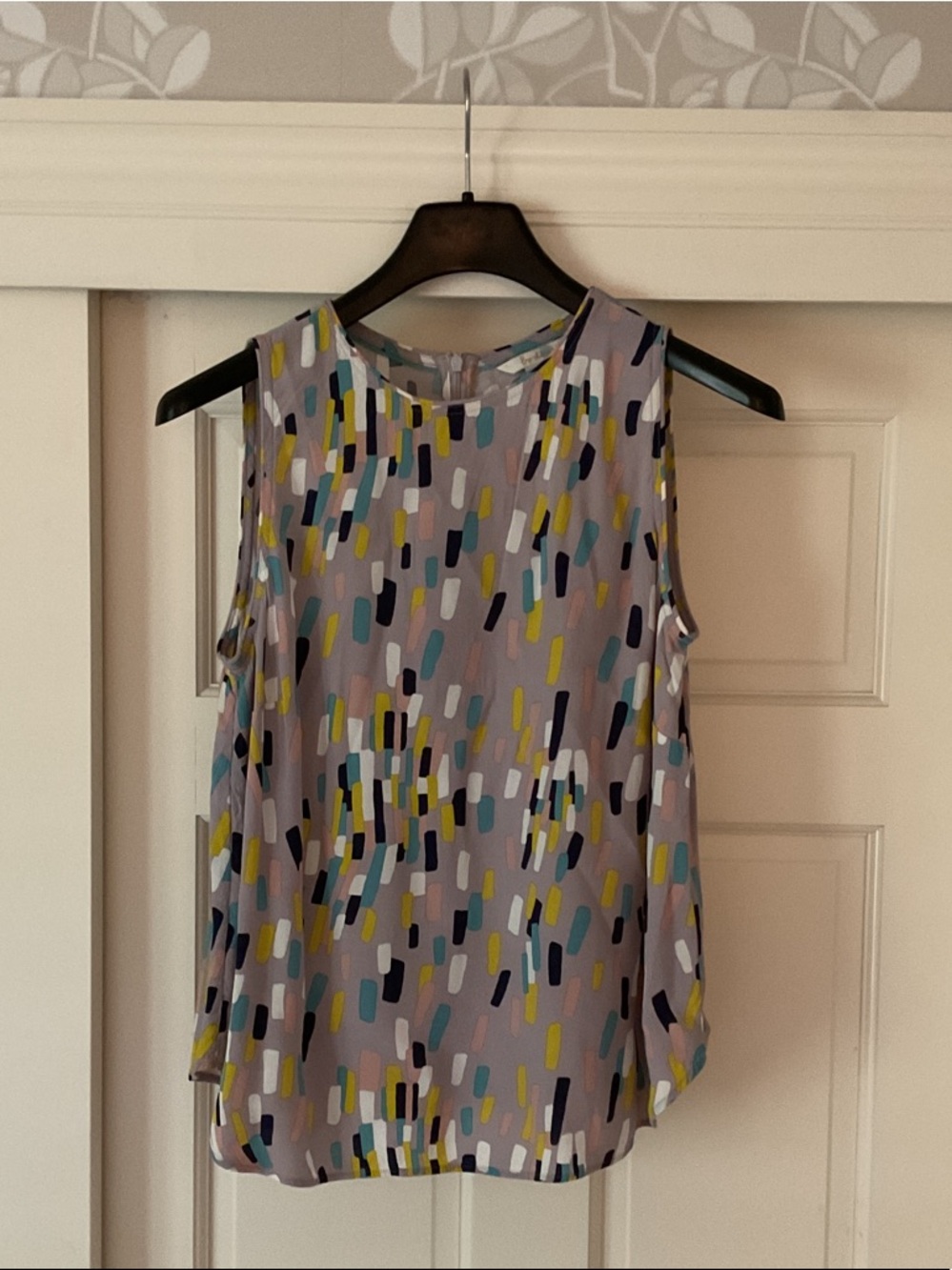 Boden Gray/Lavender Sleeveless Camisole with Multicolor Dash Print